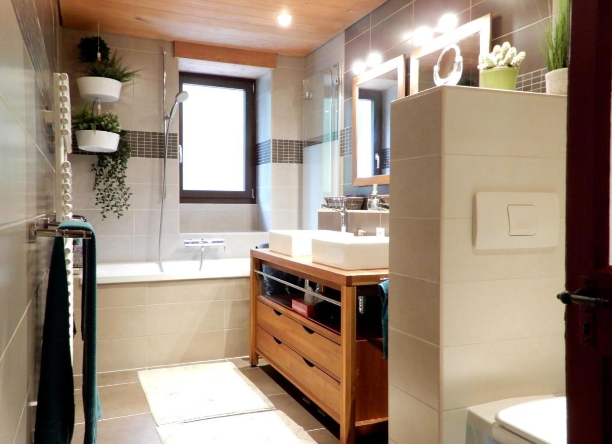 Chambres D'Hotes T'22 Fleurier ภายนอก รูปภาพ